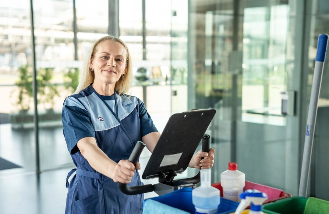 Web_Desktop-2024_ISS_AT_Various Services_02_Hero nuotr.